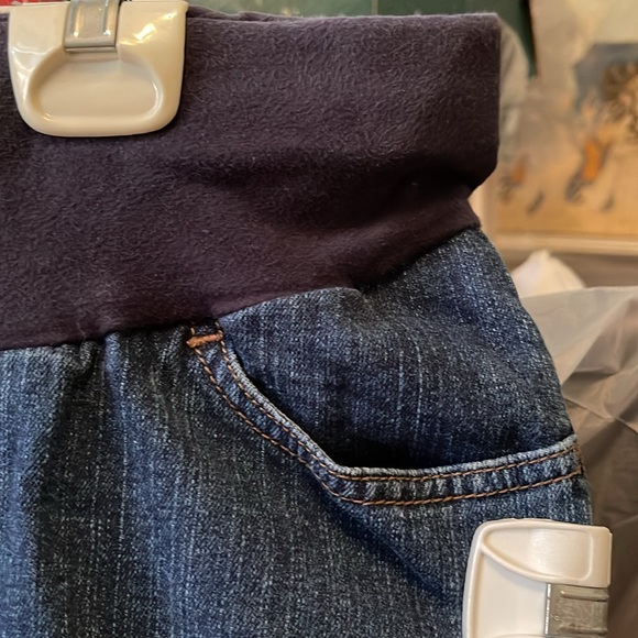 Maternity Pull on Jeans with Pockets side and Hips - Picture 3 of 5
